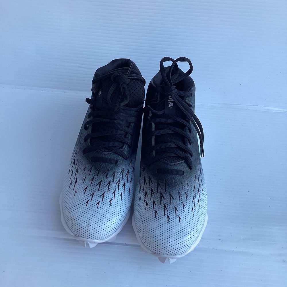 Under Armour Adult Football Cleats Shoes Spotlight Franchise 4.0, ‎ Size 9.5
